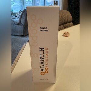 Alastin Gentle Cleanser — White and Gold